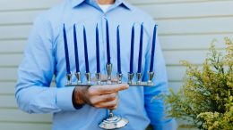 Virginia Governor Rebukes Cancellation of Menorah Lighting Amid Israel-Hamas Tensions